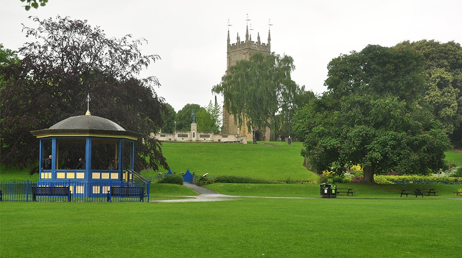 Worcester - Pershore Abbey Grounds : Image credit Wiki Commons